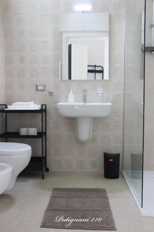 Putignani 210 Apartment Бари Екстериор снимка