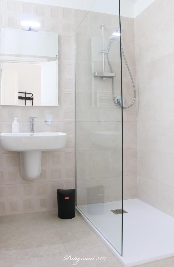 Putignani 210 Apartment Бари Екстериор снимка